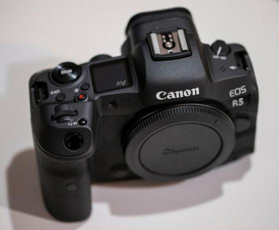 Canon EOS R5 Mirrorless Camera