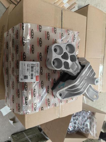 Engine Cushion, Left F01-1001110DT