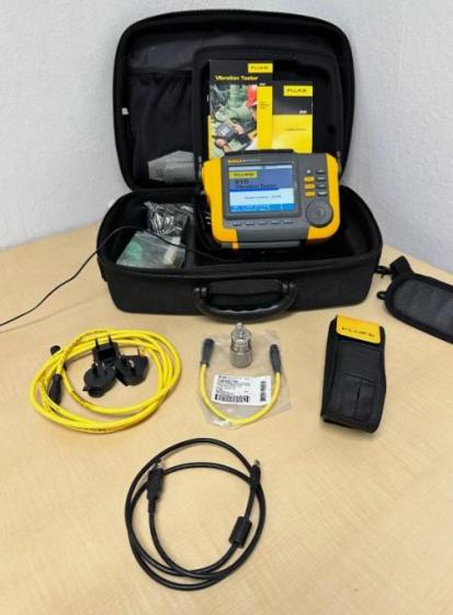 New Fluke 810 Vibration Tester W/ Case &amp; Accessories